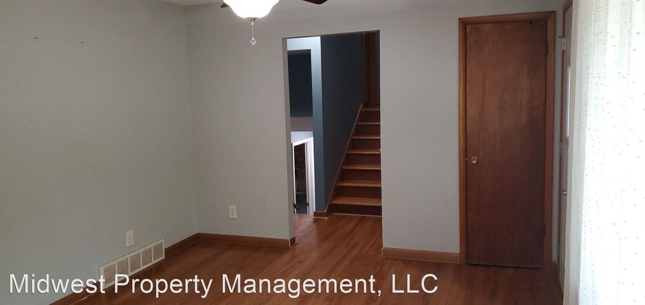 2505 Brookside Ct - Photo 3 of 14