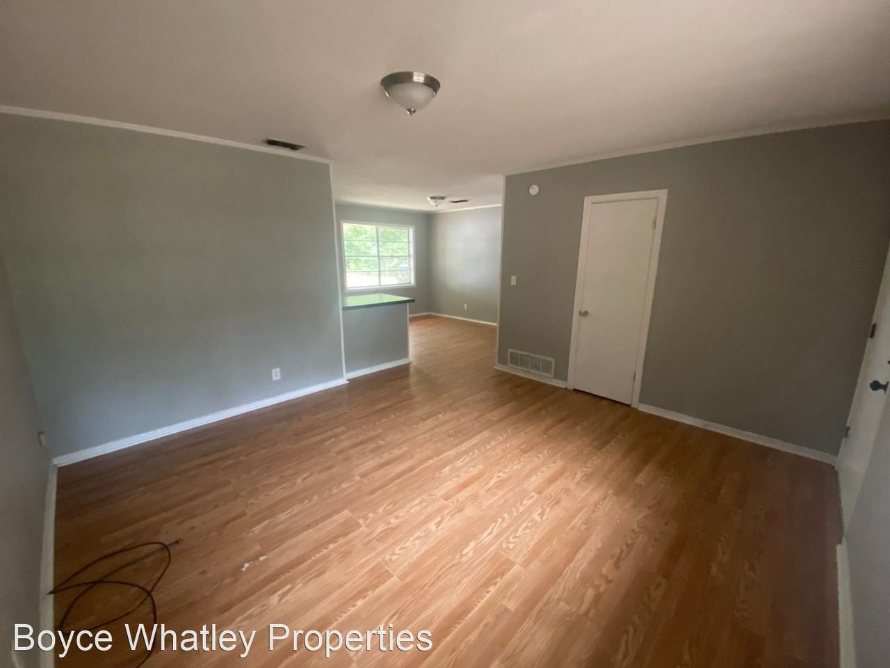 202 Elm St - Photo 3 of 10