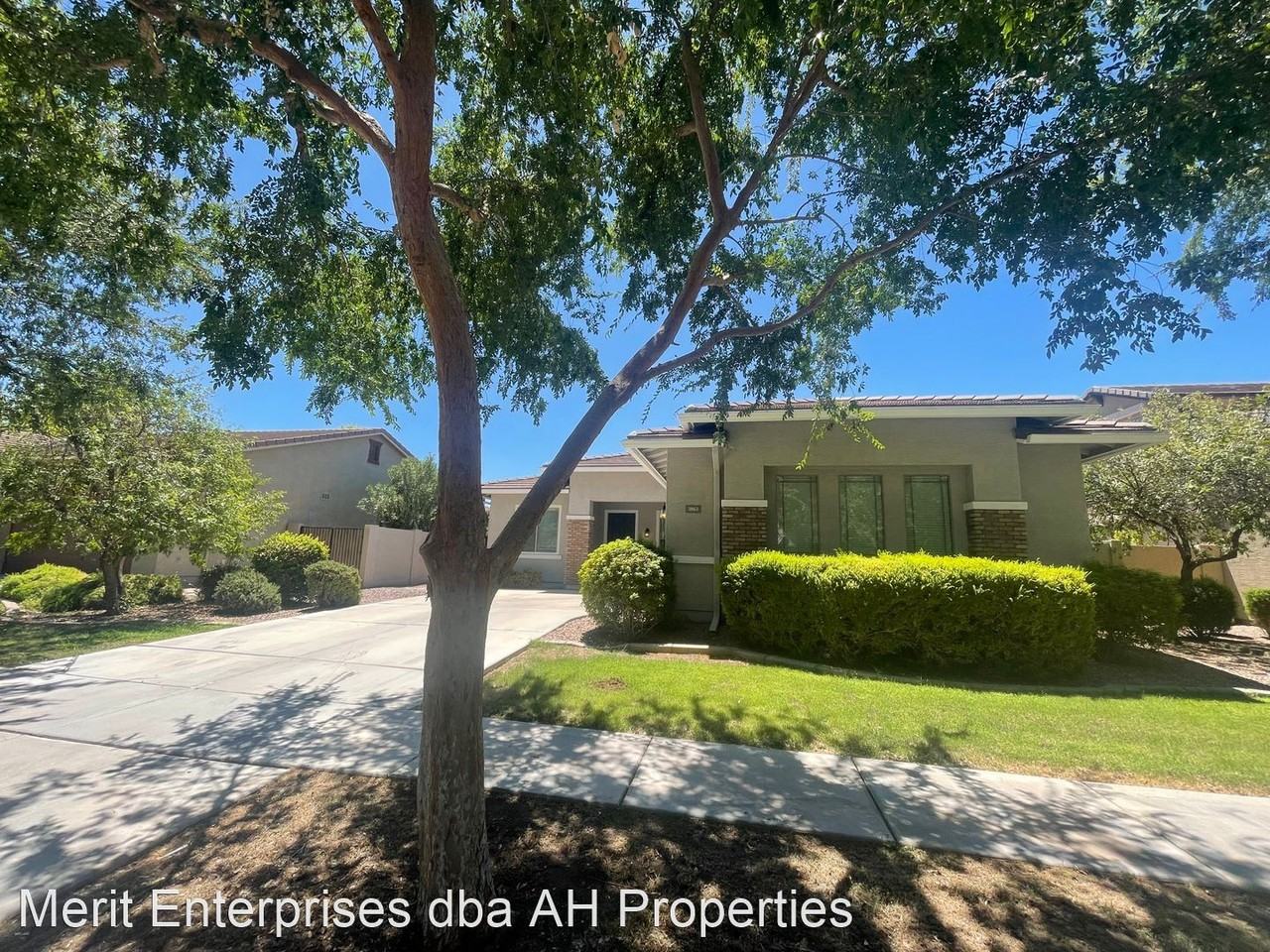 3863 E Comstock Dr - Photo 2 of 24