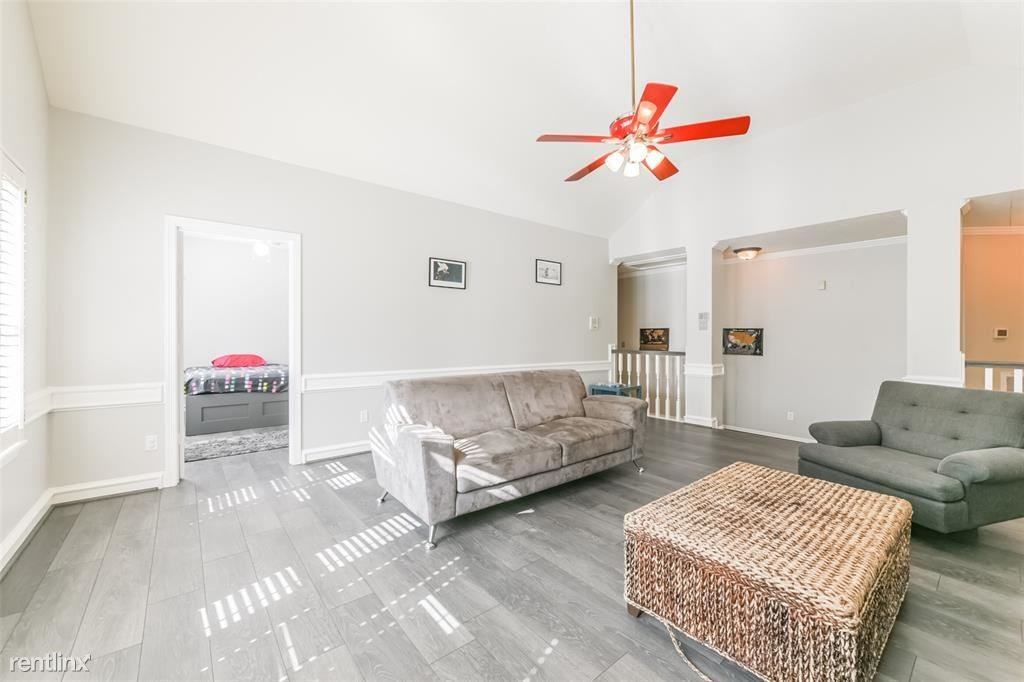 1718 Raven Oak Ct - Photo 2 of 13