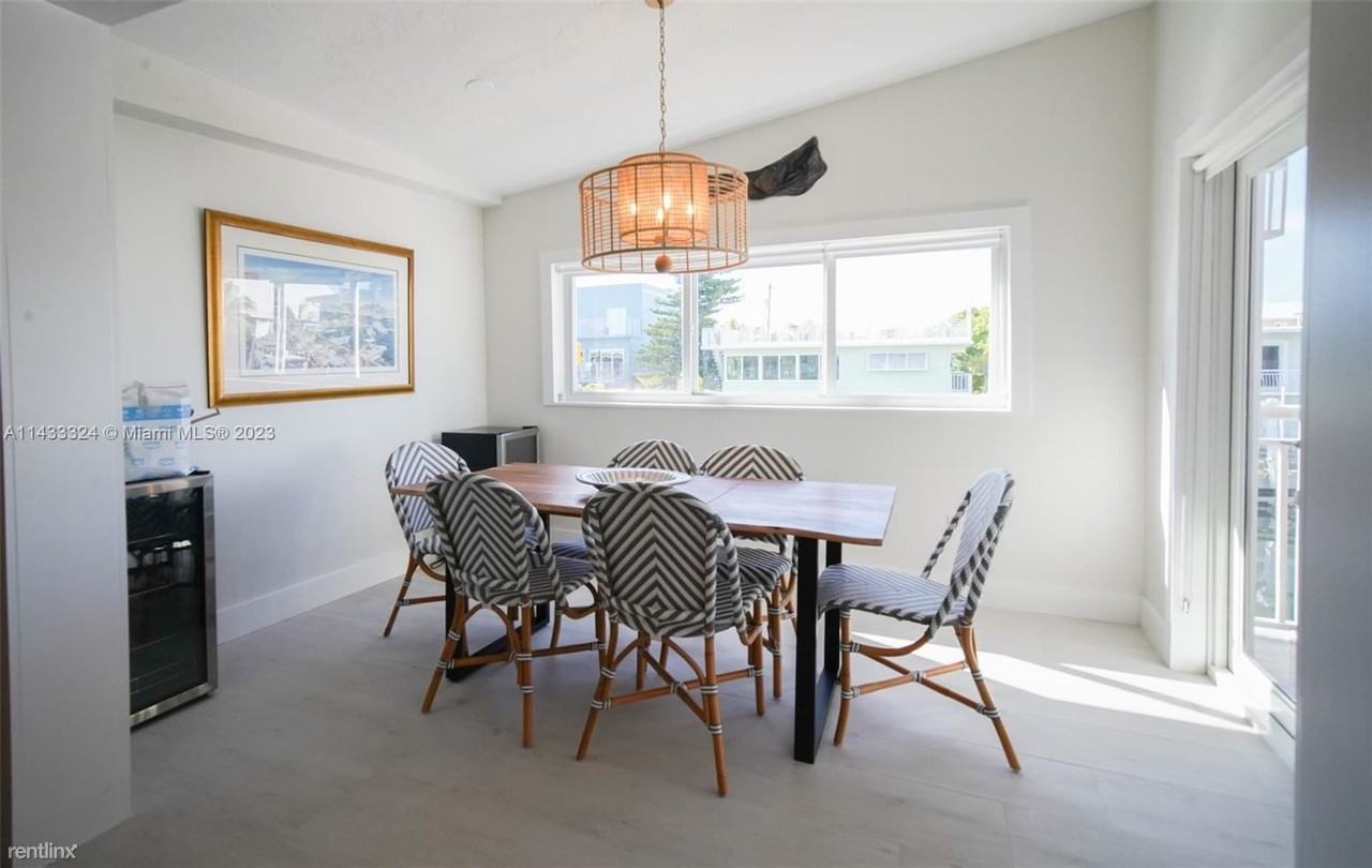 121 Lisbon Ct #121 - Photo 2 of 21