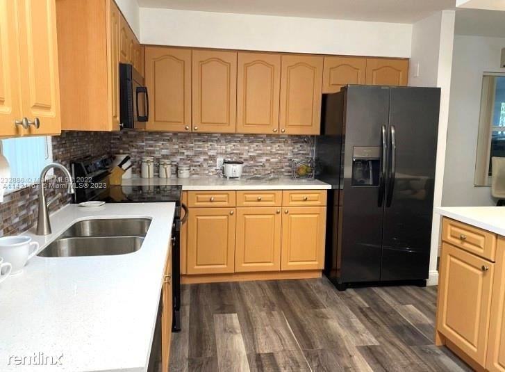2452 Madison St - Photo 2 of 10