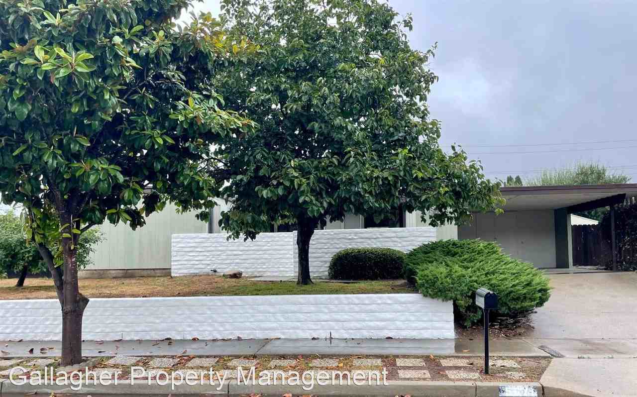 567 Ronda Dr - Photo 3 of 22