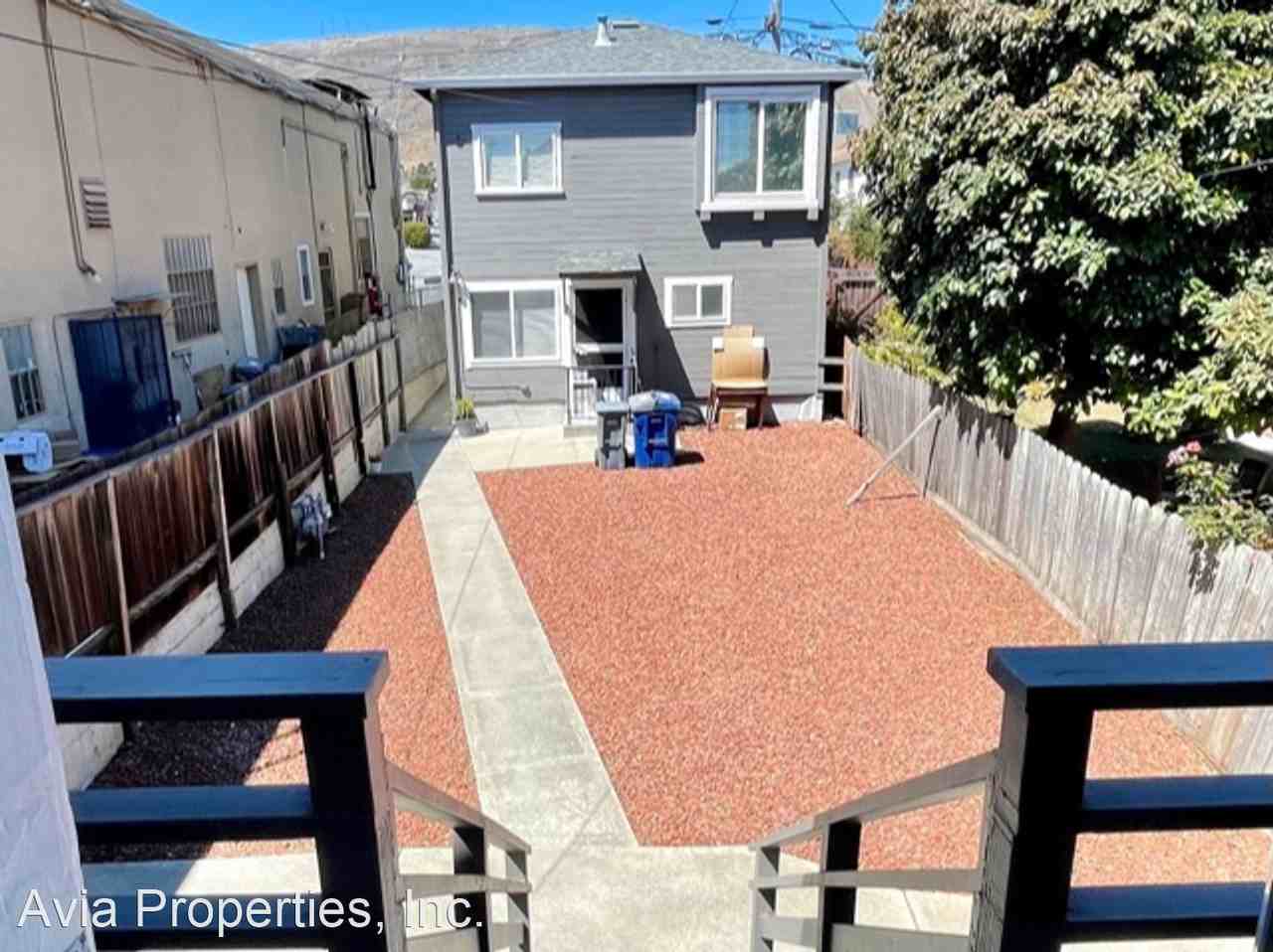 238 California Ave - Photo 3 of 33