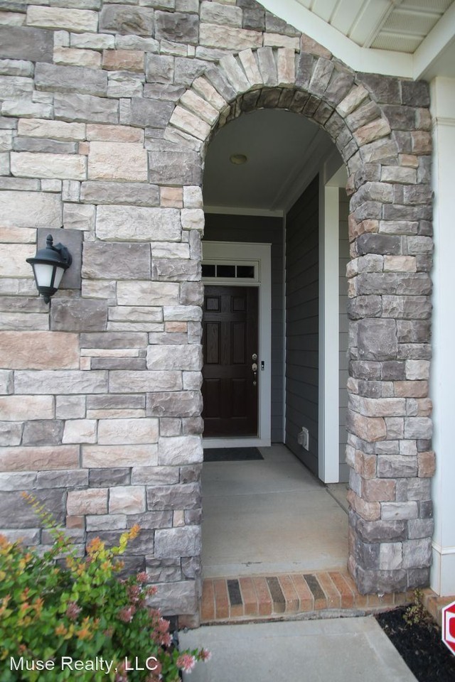 5079 Alston Dr - Photo 2 of 39