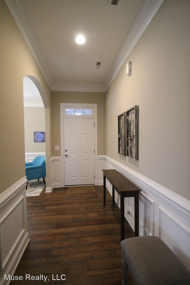 5079 Alston Dr - Photo 3 of 39