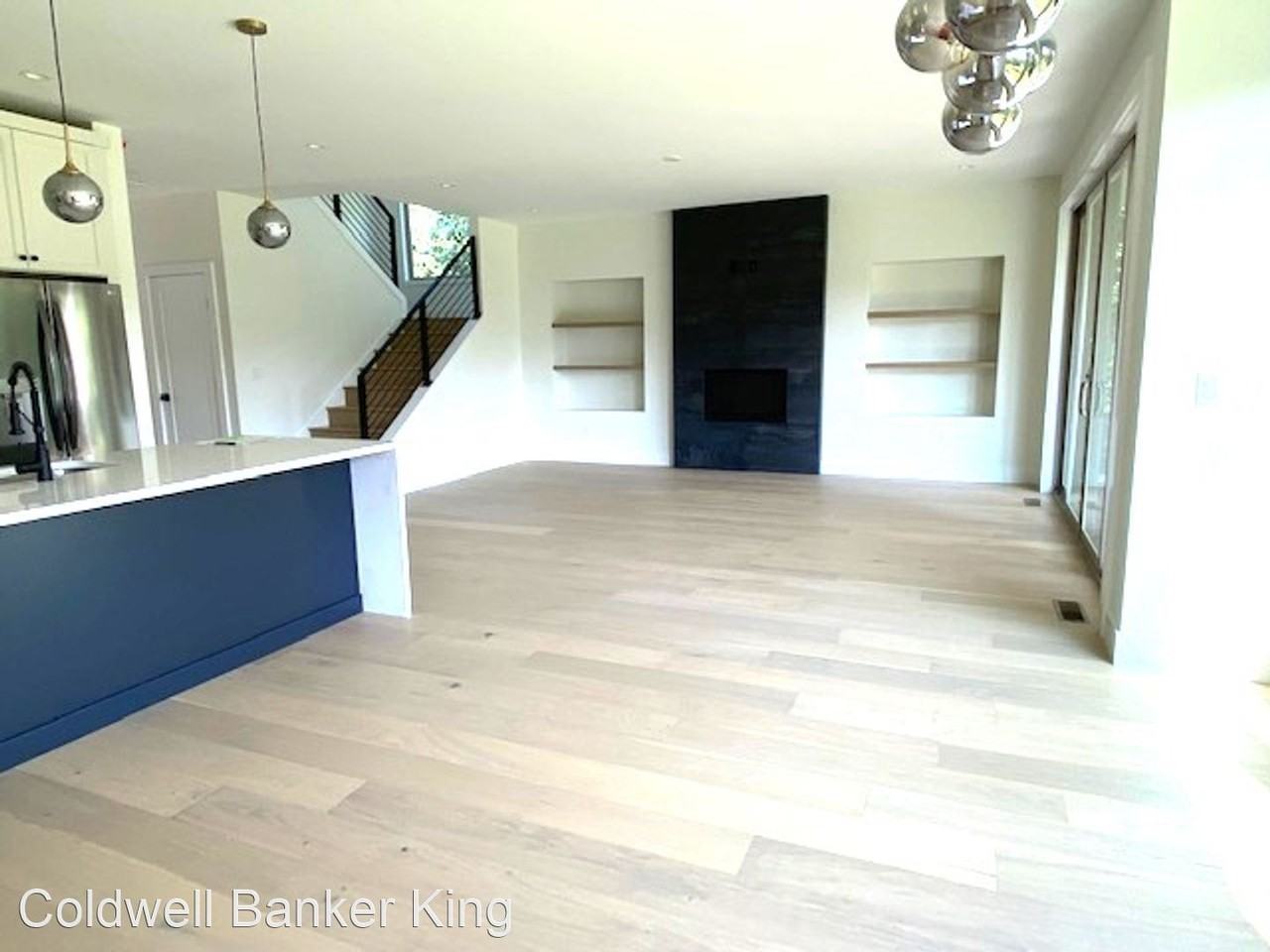 31 Drakes Meadow Ln - Photo 3 of 12