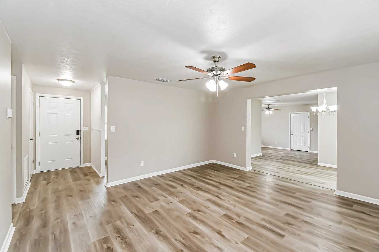 7532 Knoll Dr - Photo 3 of 16