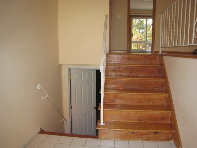 77 Roosevelt St - Photo 3 of 10