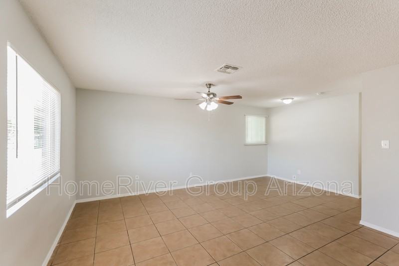 3144 W Palo Verde Dr - Photo 3 of 19