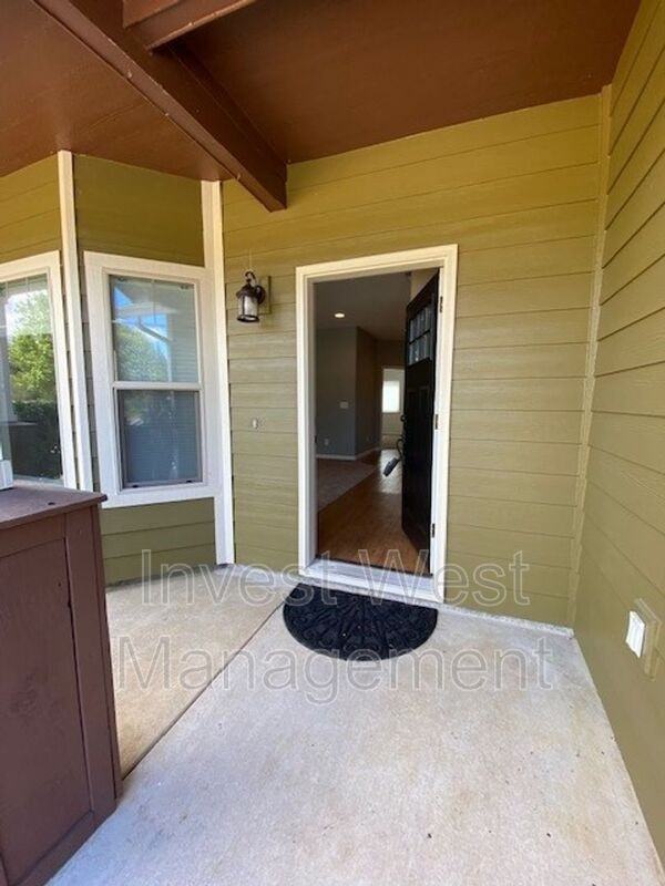 1801 Ne 16th Way - Photo 2 of 19