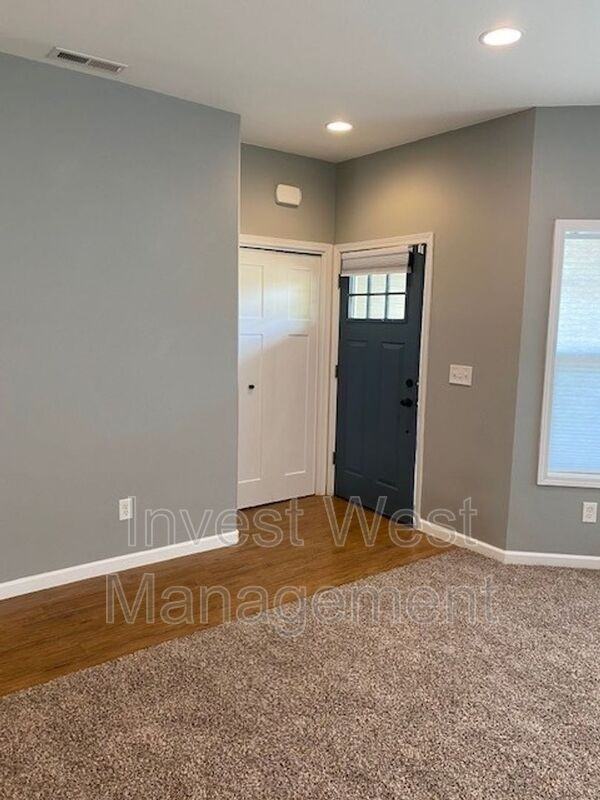 1801 Ne 16th Way - Photo 6 of 19