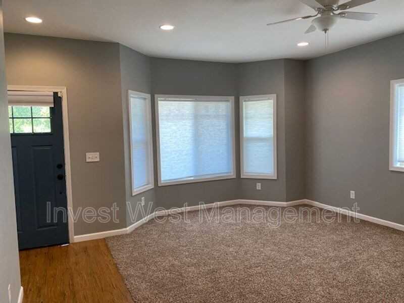 1801 Ne 16th Way - Photo 4 of 19