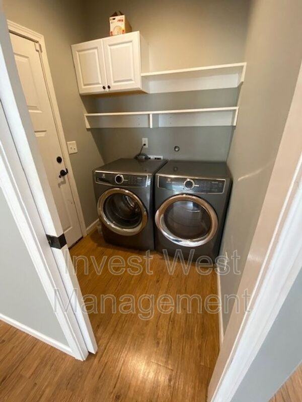 1801 Ne 16th Way - Photo 5 of 19