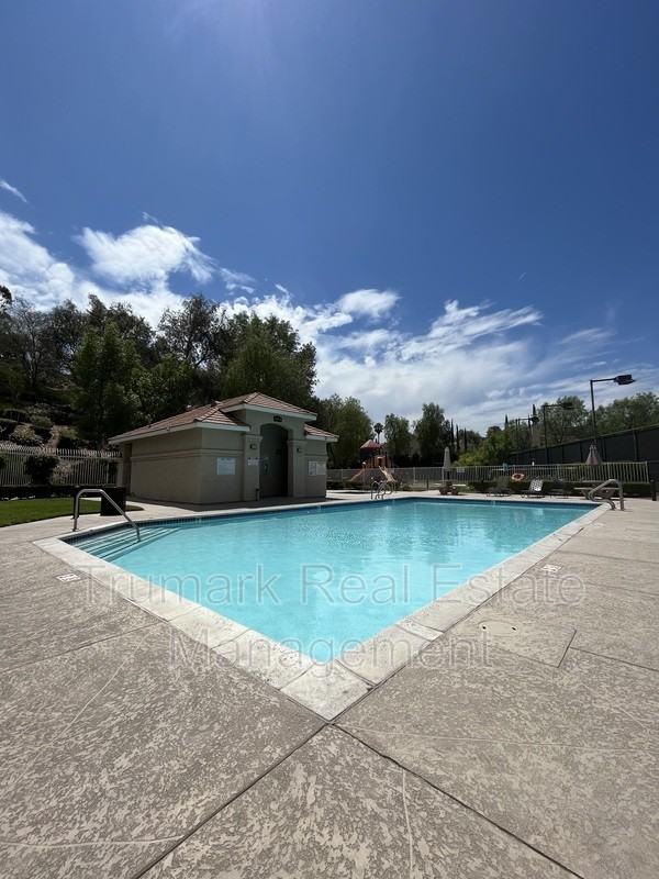 19905 Blackbird Ln - Photo 2 of 32