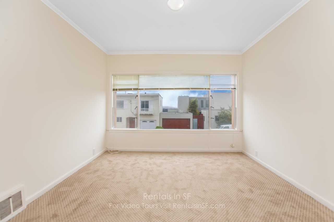 150 Sutro Heights Ave #2 - Photo 2 of 20