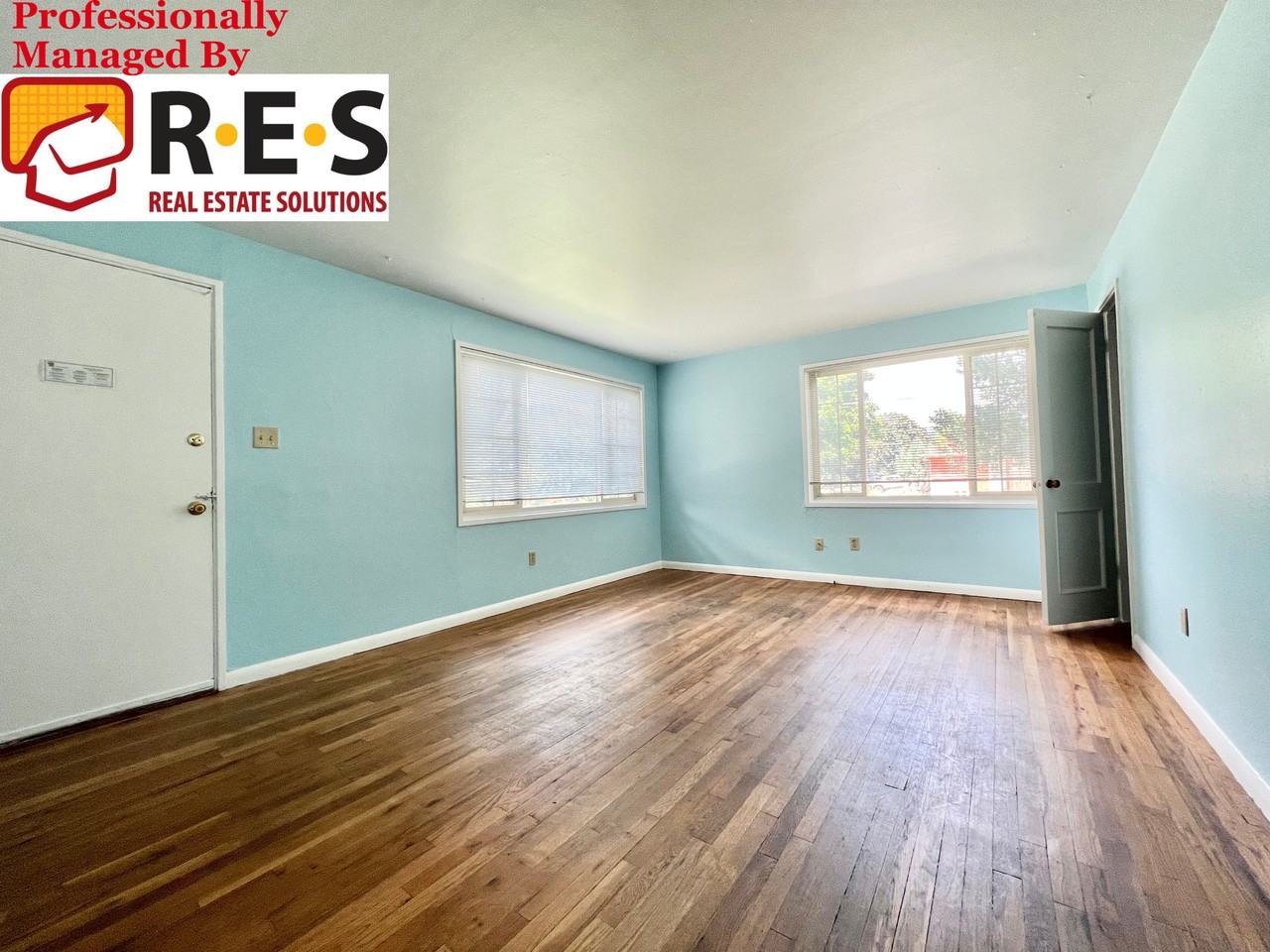429 N 30th St - Photo 3 of 11
