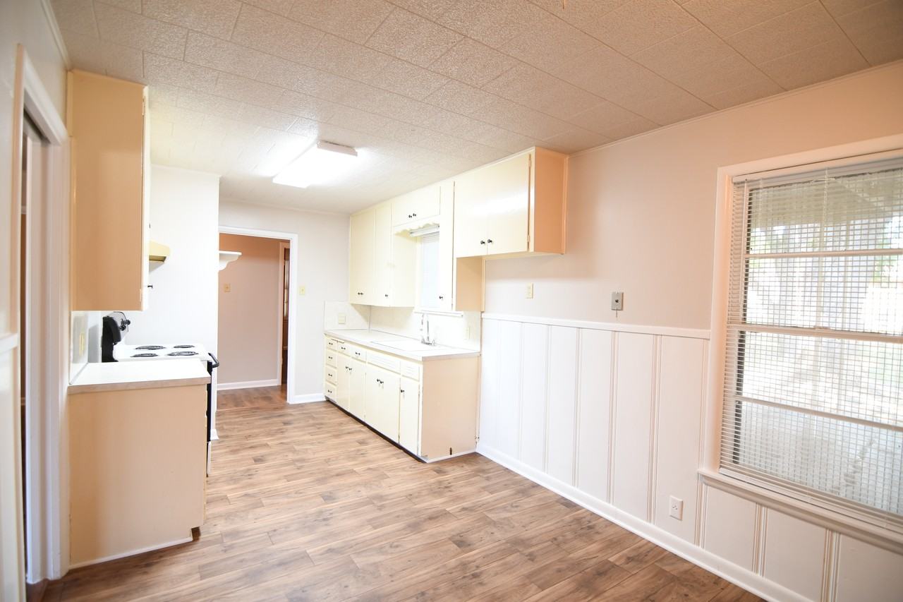 1822 S 17th St - Photo 5 of 22