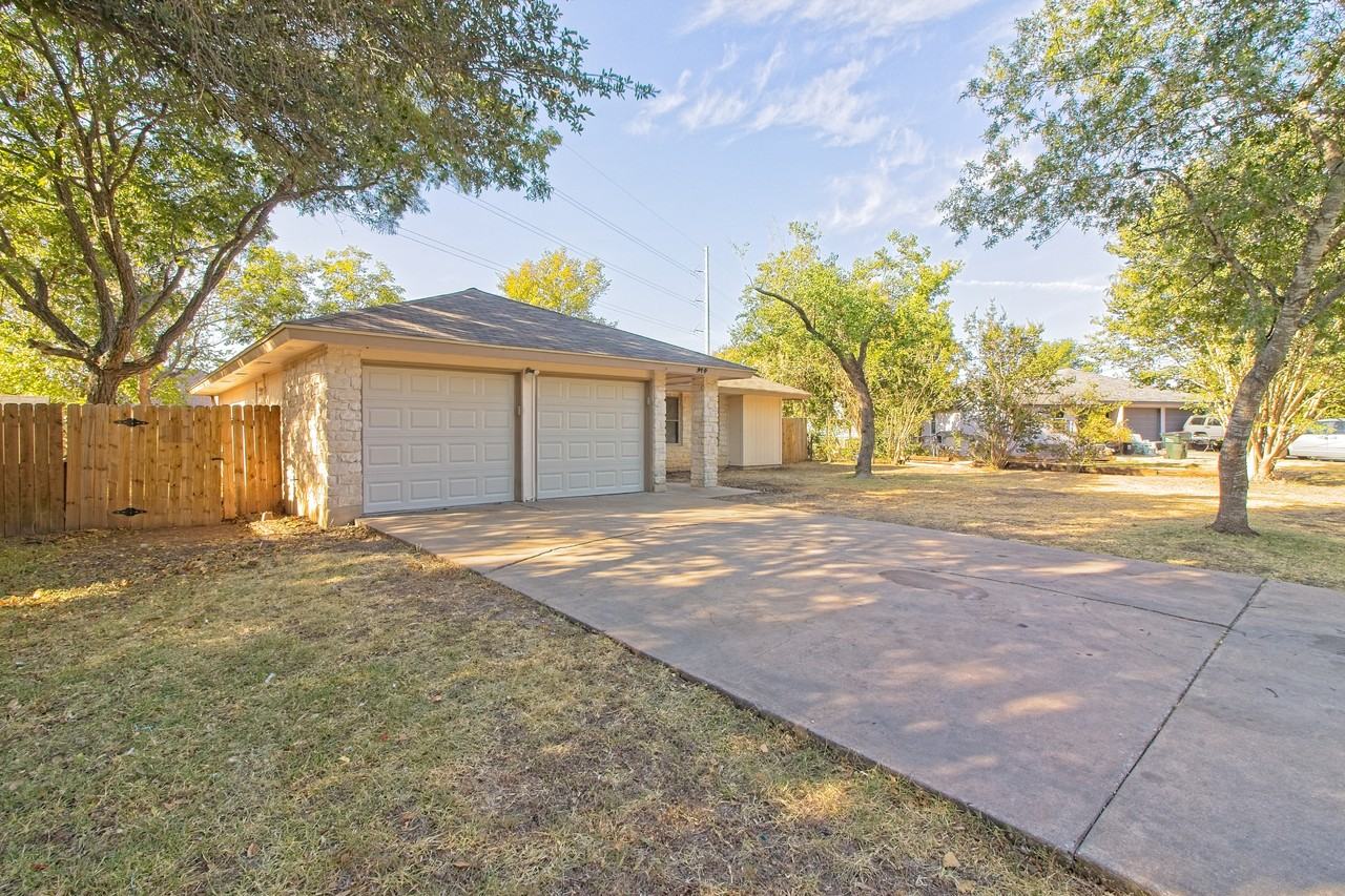914 Garden Meadow Dr - Photo 3 of 30