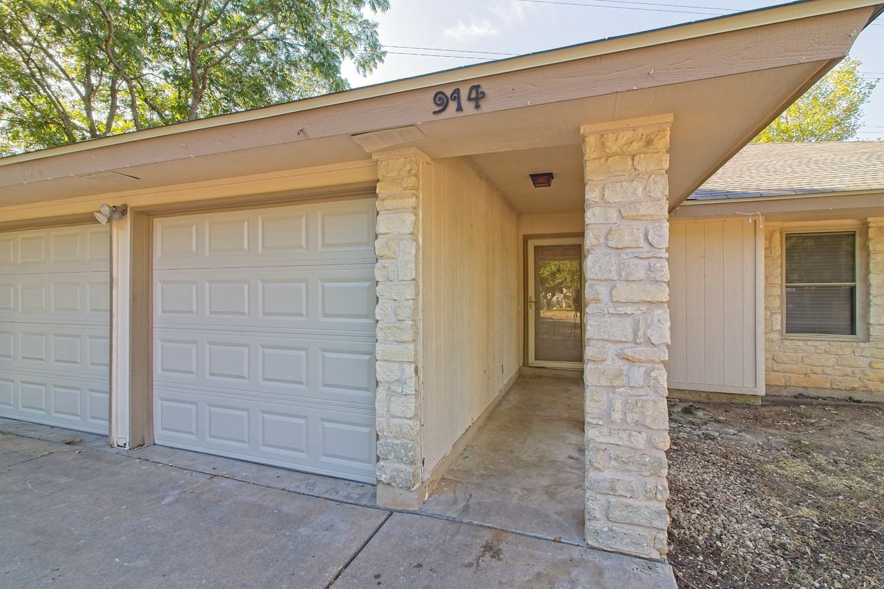 914 Garden Meadow Dr - Photo 4 of 30