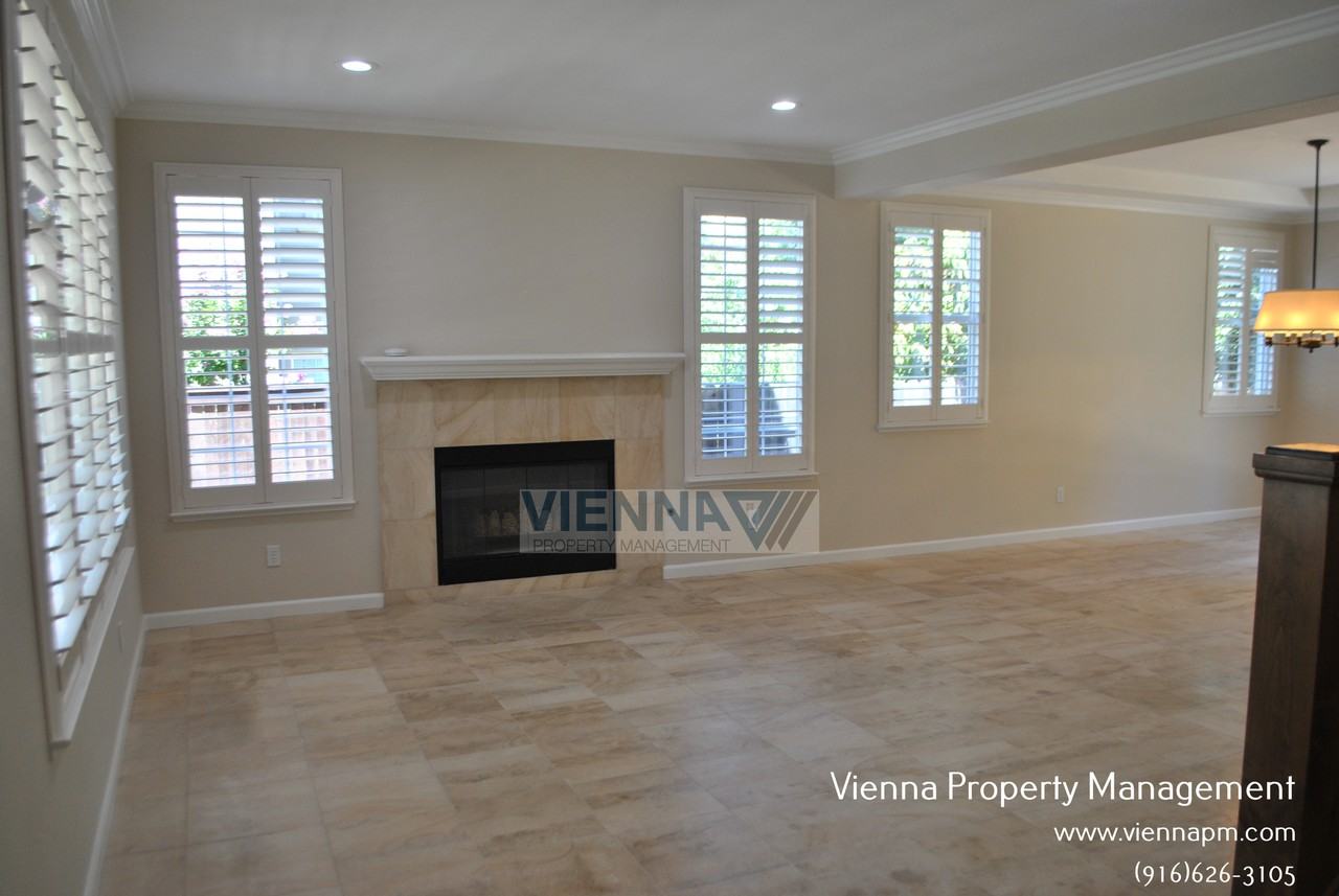 3750 Jennieke Ct - Photo 4 of 50