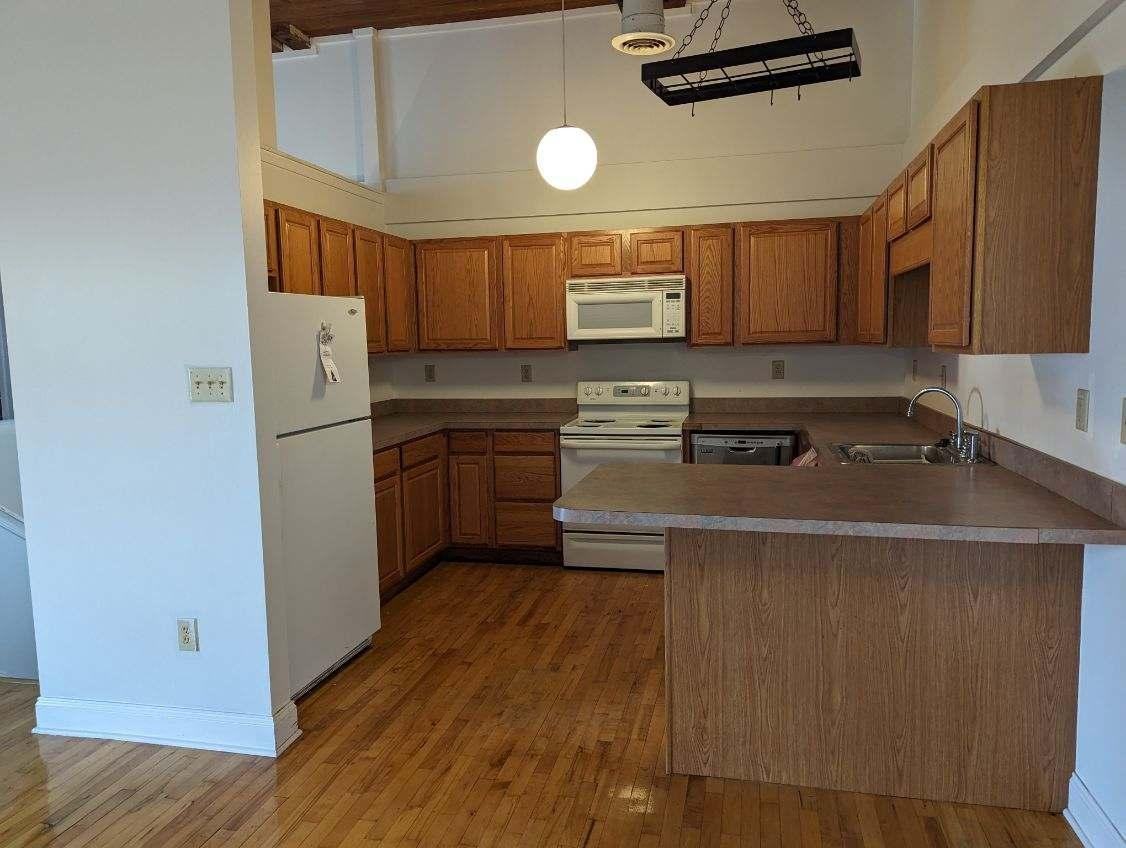 502 Keystone Aly #2 - Photo 3 of 20