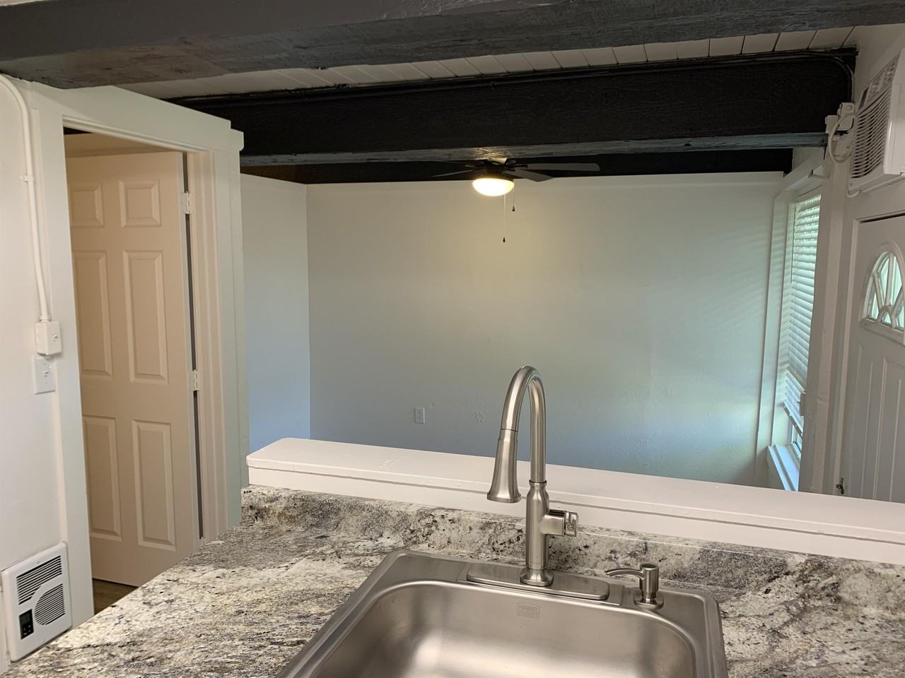 1411 E Sherman Ave #2 - Photo 4 of 10