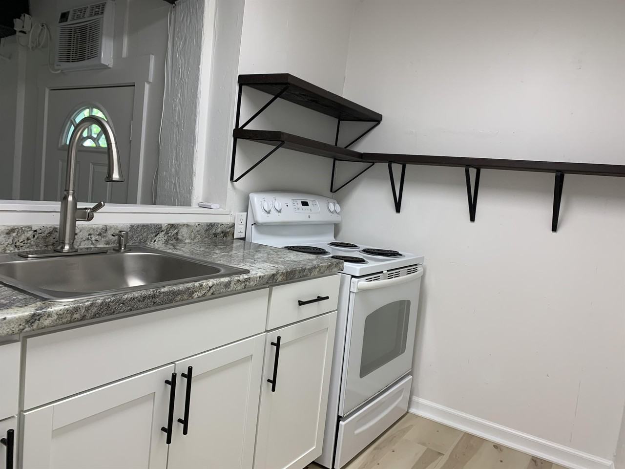 1411 E Sherman Ave #2 - Photo 5 of 10
