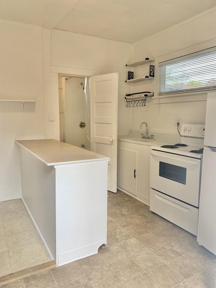 1411 E Sherman Ave #4 - Photo 2 of 8