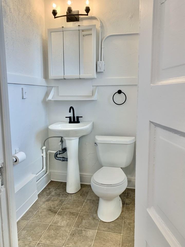 1411 E Sherman Ave #4 - Photo 5 of 8