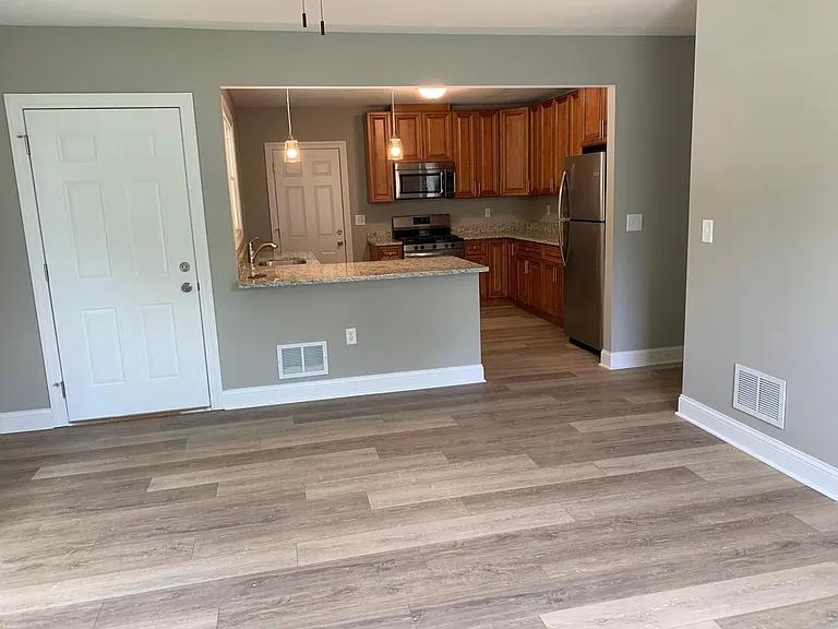 1370 Lennington Cir Ne - Photo 2 of 13