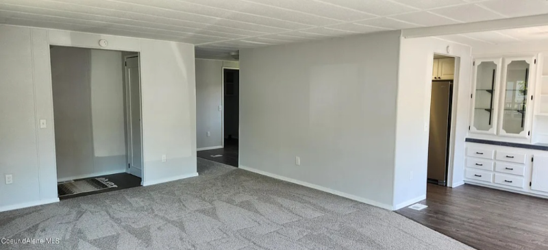 1724 Center Ave - Photo 3 of 11