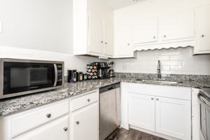 featured image of 1825 Heather Square