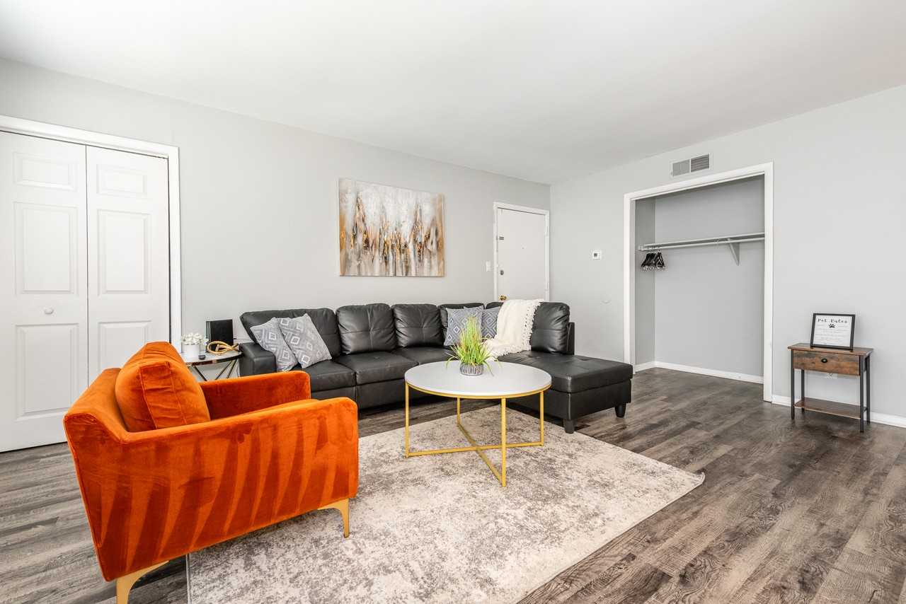 Villas at 1825 Apartments - Photo 2 of 44