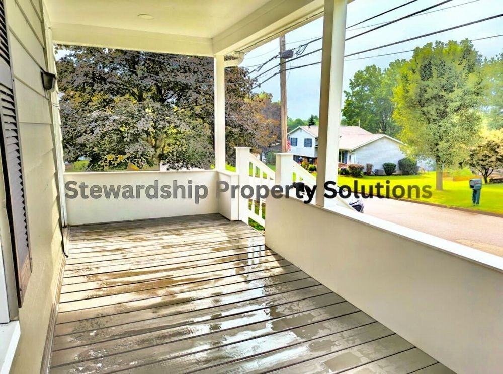 221 Harmon Ave Ne - Photo 3 of 14