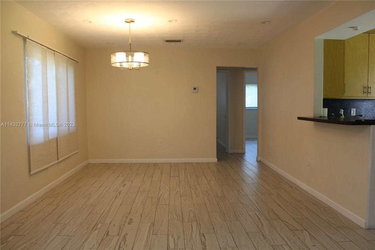4541 Sw 25th Ave #NA - Photo 2 of 14
