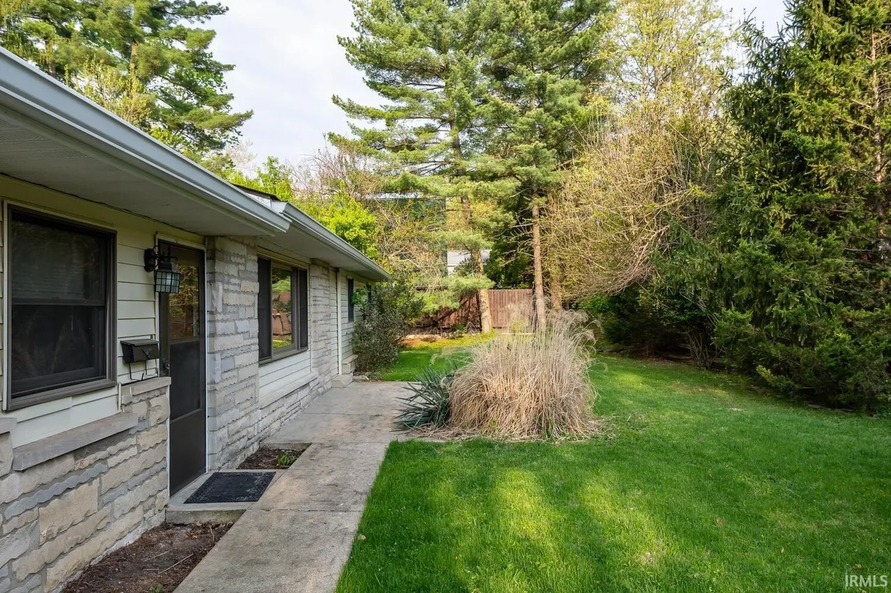 812 S Rose Ave #NA - Photo 3 of 30