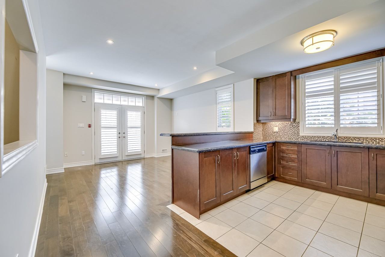 2077 Bates Common - Photo 2 of 20