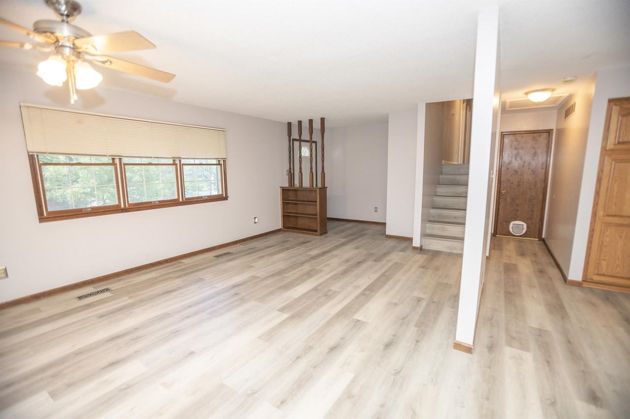 223 Mary Dr #1 - Photo 4 of 26