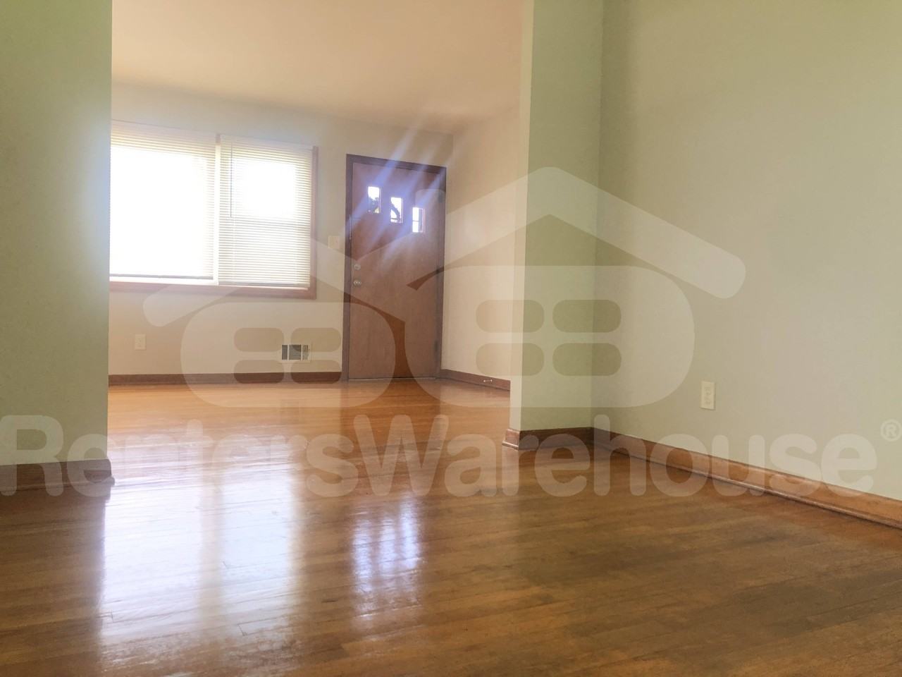 7927 Clark Rd - Photo 3 of 10