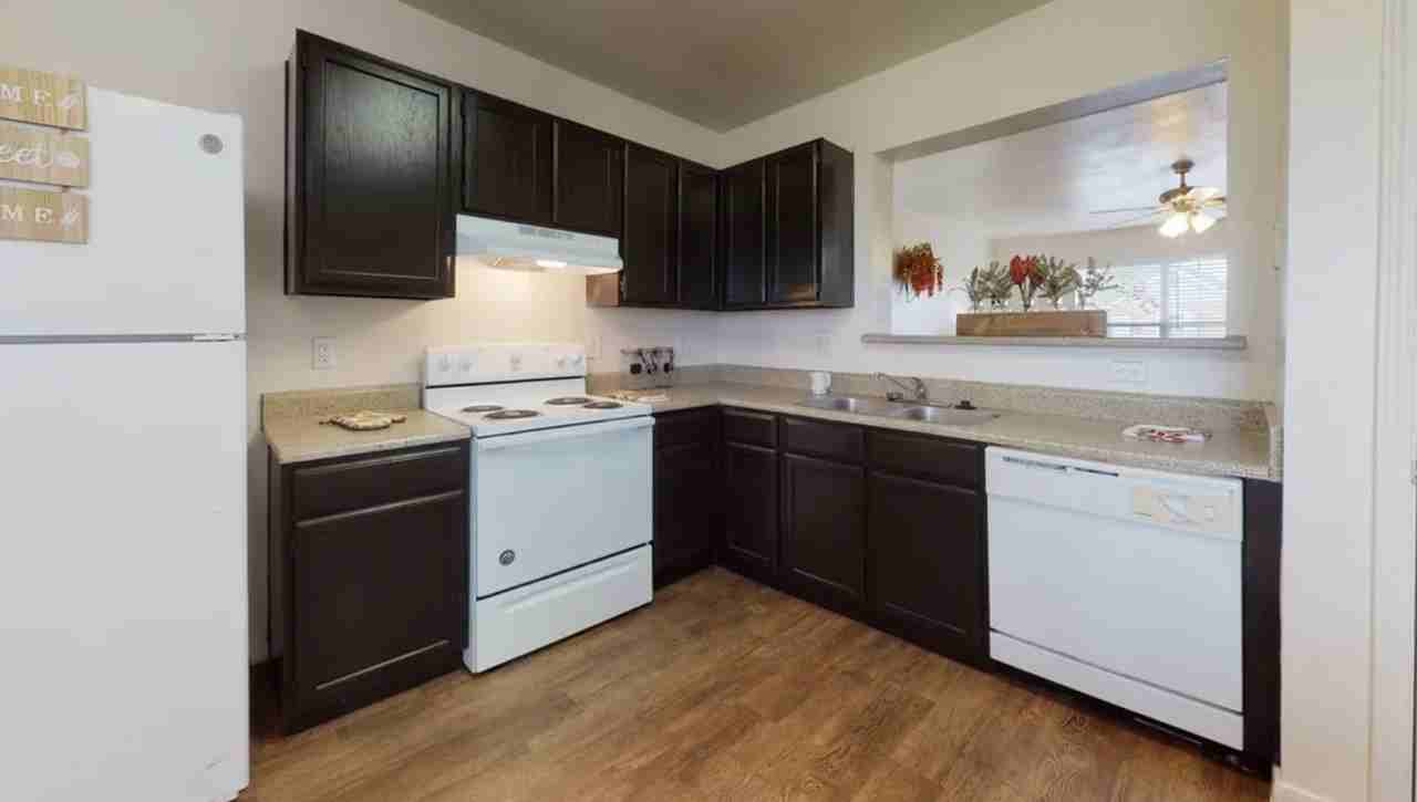 Retreat at Texas City - Photo 2 of 27