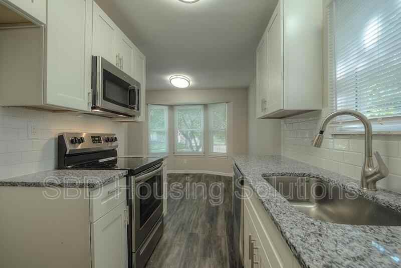 613 Ne 114th Ter - Photo 4 of 13