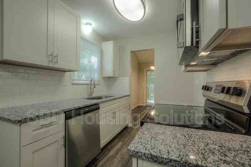 613 Ne 114th Ter - Photo 5 of 13