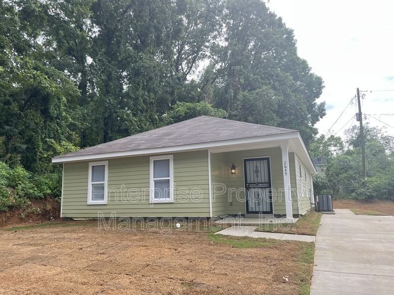 2645 Mirror Ave - Photo 4 of 32