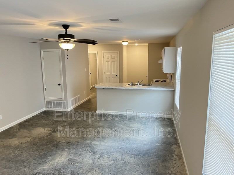 2645 Mirror Ave - Photo 2 of 32