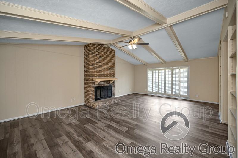 4318 Mabson Dr - Photo 5 of 34