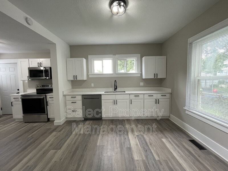 1430 Eagle St - Photo 4 of 20