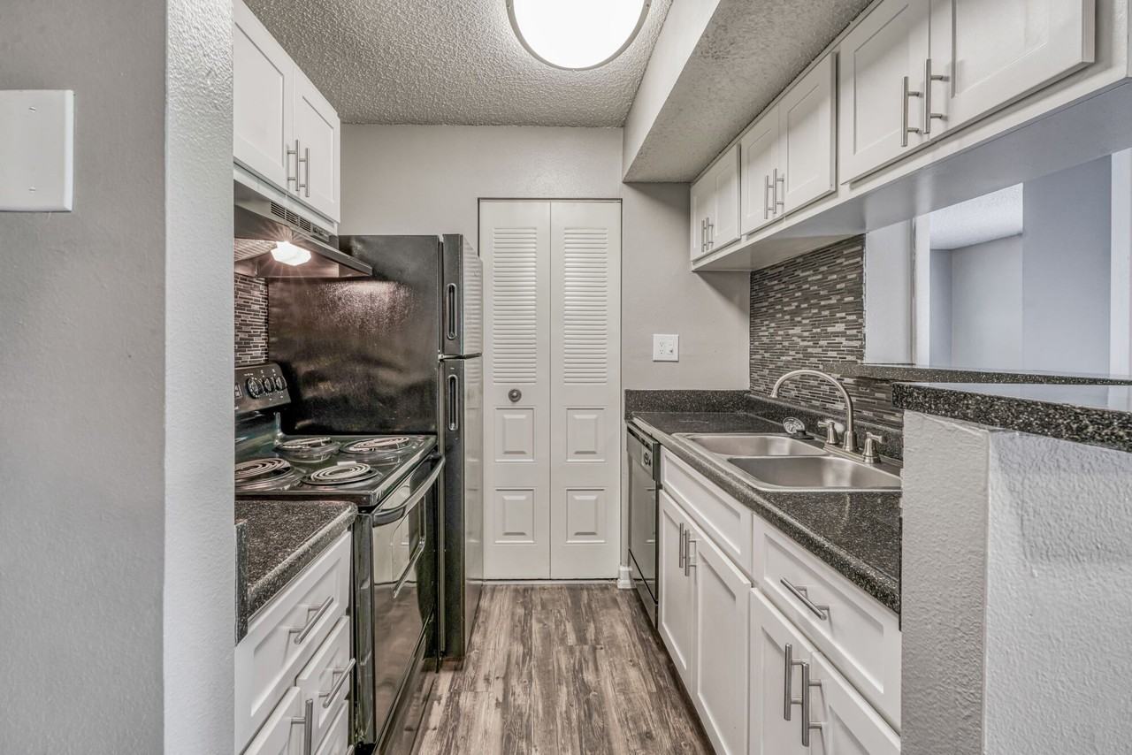 Tamarind Bay Apartments - Photo 5 of 20