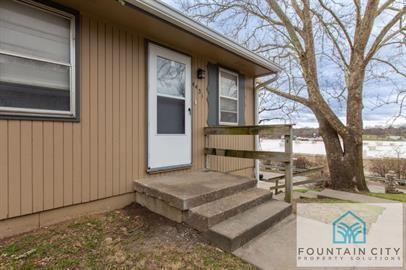 4431 Northeast Winn Road - Photo 2 of 36