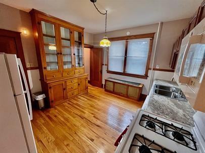 36 Crane Street - Photo 3 of 34